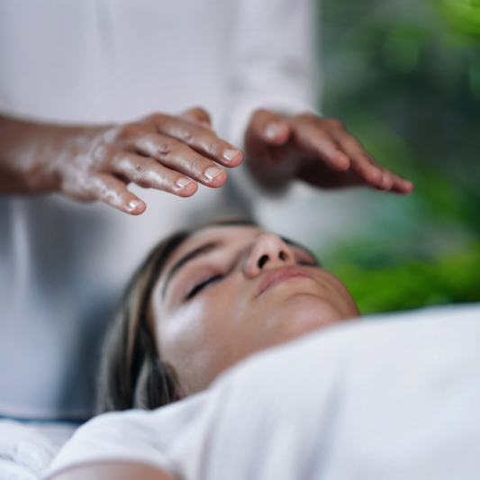 Reiki et Johrei : une exploration comparée des pratiques énergétiques japonaises